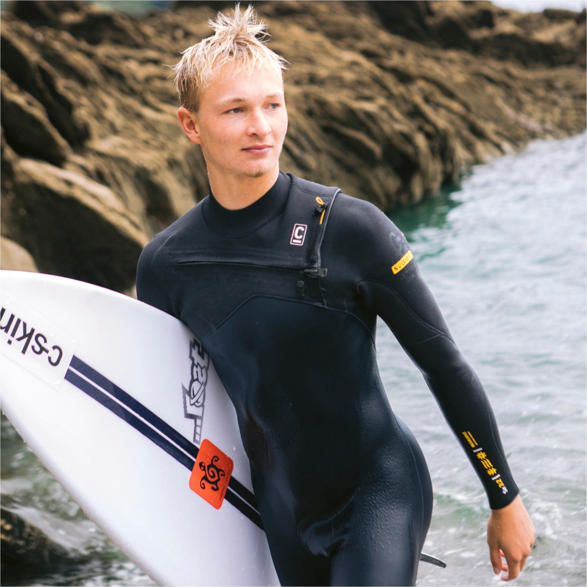2026 C-Skins Mens NuWave Session 3/2mm GBS Chest Zip Wetsuit C-NSE32MCZ - Bluestone / Black X / Saffron